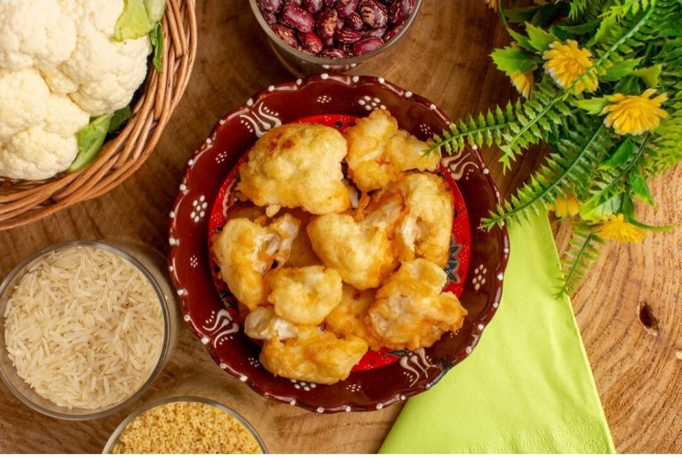 Chaat Culture in Karachi: Why Mix Chaat & Gol Gappay Rule