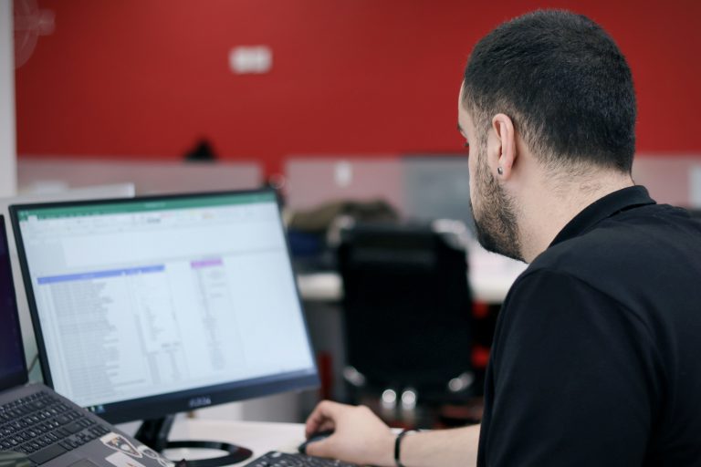https://snapchat-planetsorder.com/the-global-rise-of-online-gambling-reshaping-entertainment-in-the-digital-age/