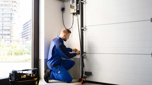 Get fast and reliable Sacramento garage door repair service