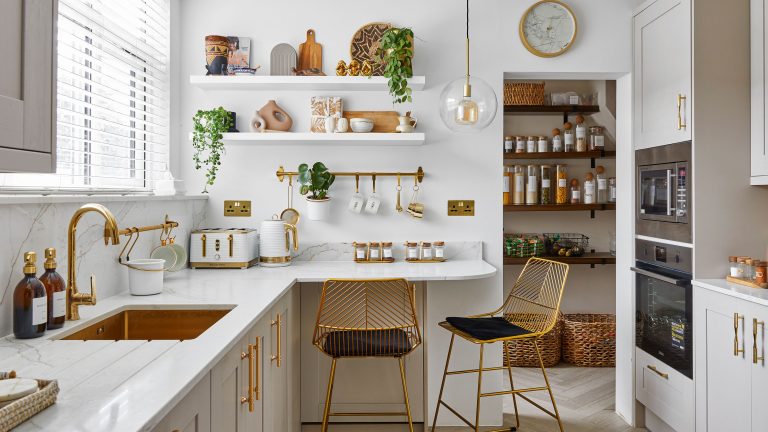 Store Crockery In Small Kitchens