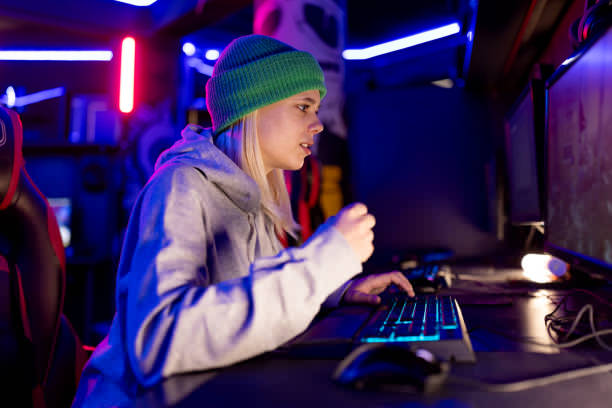 How Does Cashing Out Gift Certificates Compare with Traditional Pawn Systems