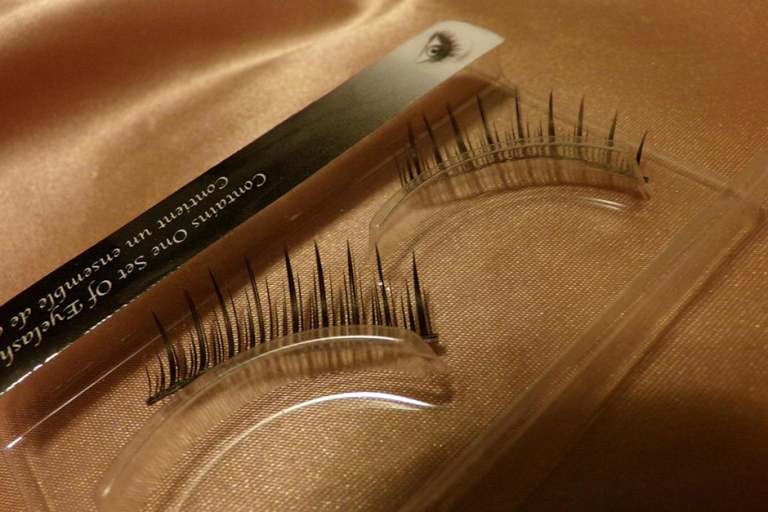 Maximizing Eyelash Extension Longevity with Proper Care